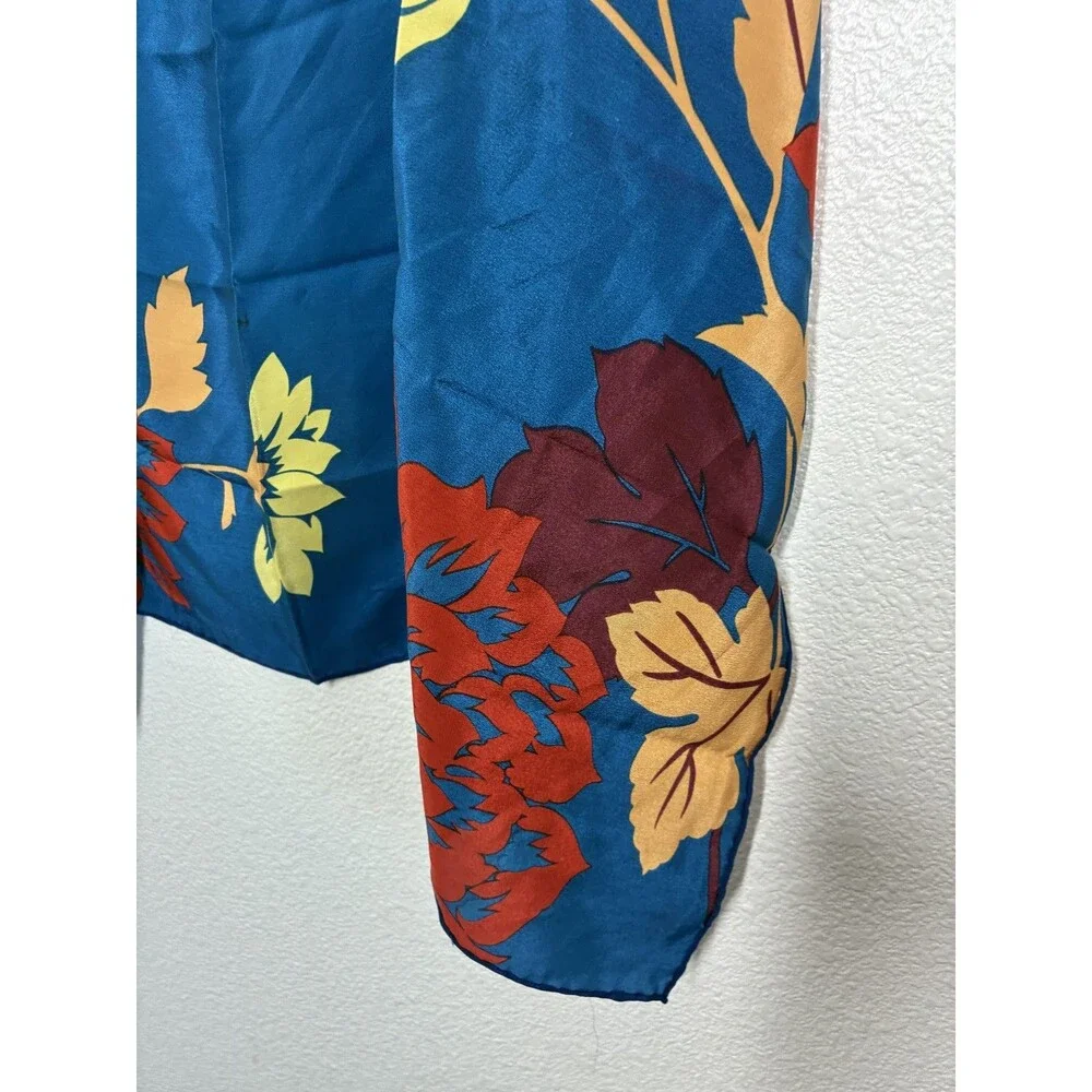 100% Silk Vintage Casca For Magid Scarf One Size Blue Floral 34x34 Square Print